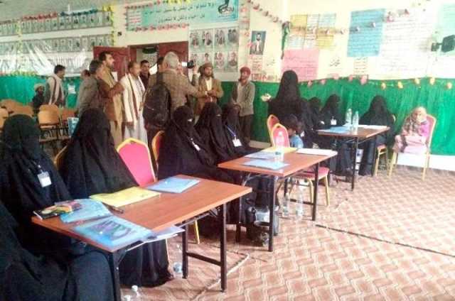 لتعزيز ‘‘الهوية الإيمانية’’ مليشيا الحوثي تجبر النساء على الحضور إلى مراكزها في 5 مديريات غربي اليمن