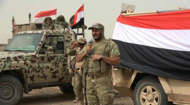 مقرب من العميد طارق صالح يعلق على إعلان الحوثيين عودة ”كتيبة من الساحل الغربي” إلى صنعاء