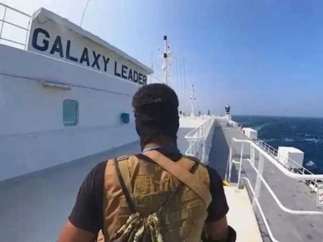اختطاف سفينة جديدة في خليج عمان وانقطاع الاتصال بطاقمها.. وإعلان للبحرية البريطانية