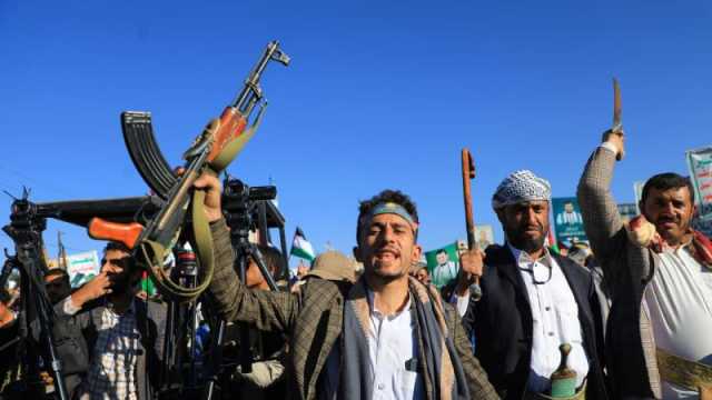 ” قرار حصري للحوثيين ويظهر تناقضا”... صحفي يعلق على ادراج الحوثيين كجماعة امريكية