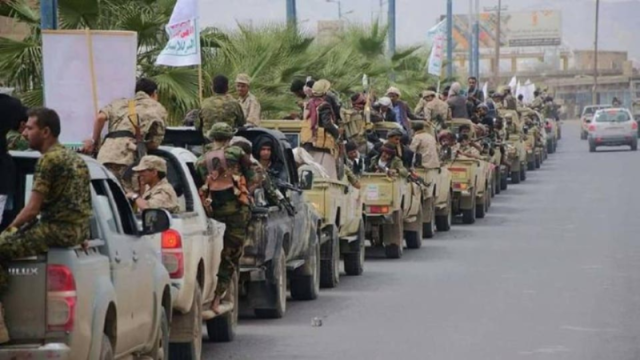 تعزيزات عسكرية ضخمة للحوثيين وتحشيد آلاف المقاتلين وتحذير حكومي من مخطط خطير يستهدف 5 محافظات