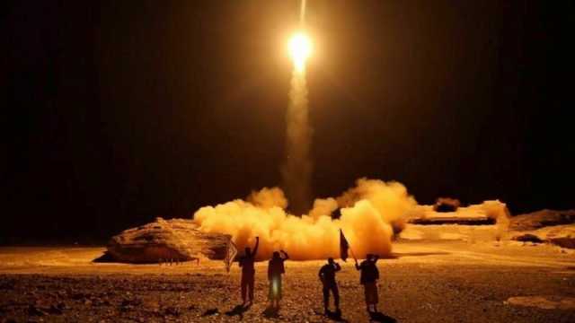 عاجل : القيادة الأمريكية تعلن عن هجوم حوثي صاروخي جديد باتجاه البحر الأحمر