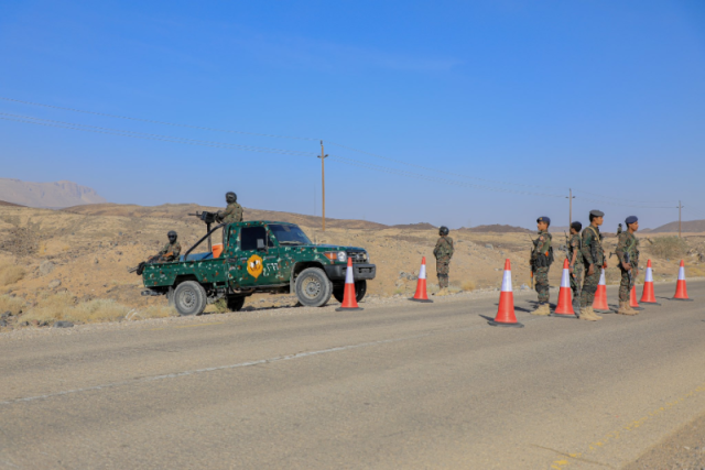 سفير يمني بعد إعلان العرادة: لن تفتح مليشيات الحوثي الطريق مهما حصل وهذا السبب