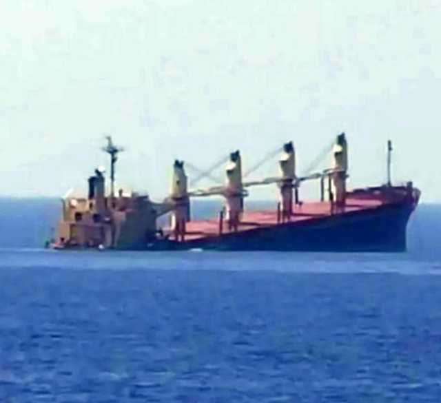 في طريقها إلى جزيرة يمنية.. الحكومة الشرعية تعلن تشكيل خلية أزمة بشأن السفينة ‘‘روبيمار’’ التي أغرقها الحوثيون
