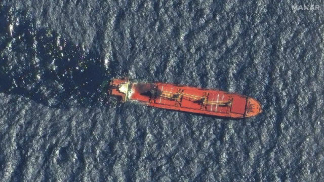 محلل سعودي يطرح أسئلة مثيرة حول غرق سفينة السموم الكيماوية البريطانية في الساحل اليمني!