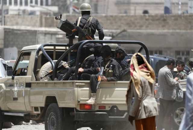 يصارع الموت في سجن المخابرات الحوثية.. إعلان حكومي بشأن الدكتور ‘‘المخلافي’’