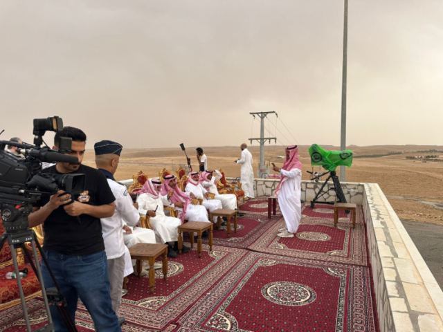 شاهد صورة واضحة لـ ”هلال رمضان” في سماء جدة السعودية مساء اليوم