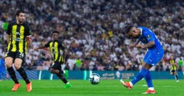 بعشرة لاعبين...الهلال يتأهل إلى نهائى كأس خادم الحرمين بفوز صعب على الاتحاد