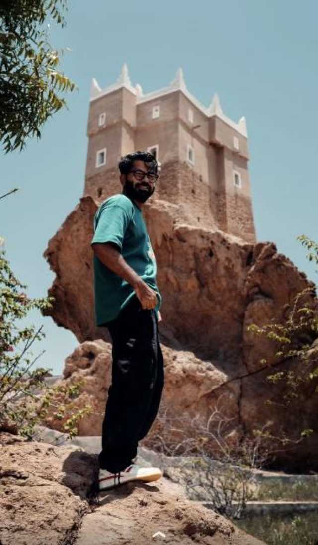 تحفظات أمنية حوثية على زيارة مرتقبة لاشهر يوتوبر ” جو حطاب” لهذا المكان بصنعاء