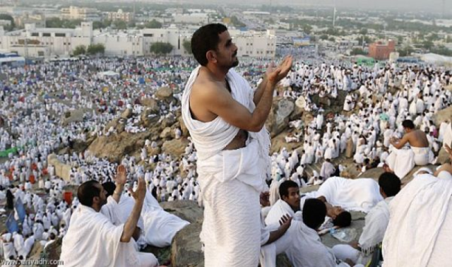 أكثر من 14 ألف حاج يمني يغادرون مكة المكرمة بعد أداء مناسك الحج لهذا العام