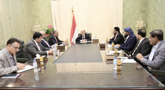 أول تصريح للمجلس الرئاسي بعد بروز مخاوف من استغلال الحوثيين فتح الطرقات لإسقاط تعز ومارب