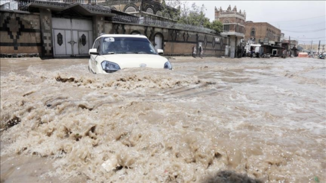 جماعة الحوثي تعلن مقتل 86 شخصًا وتضرر أكثر من 33 الف اسرة جراء السيول في ثلاث محافظات