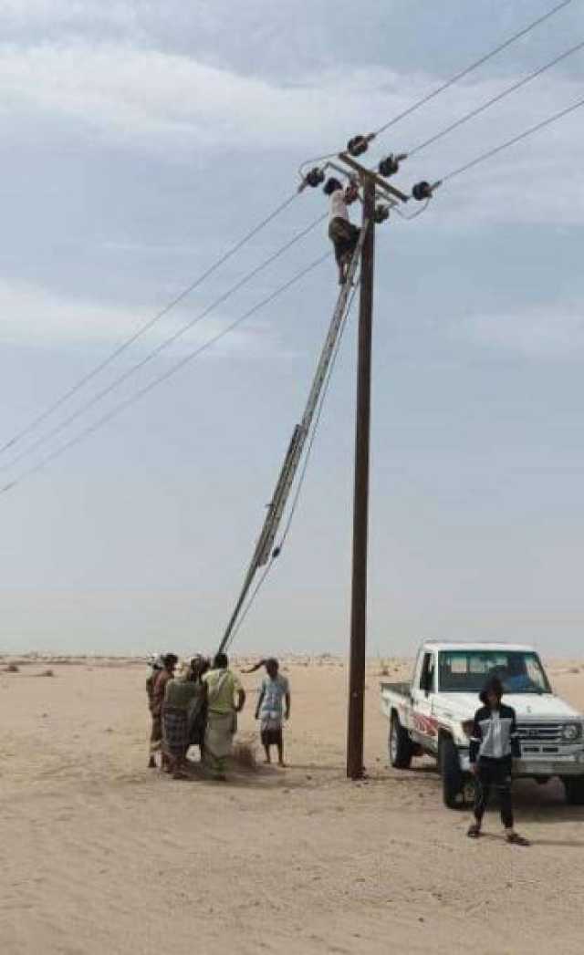 جهود حثيثة لإصلاح أعطال الكهرباء في حقل بئر أحمد وتأمين إمدادات المياه لعدن