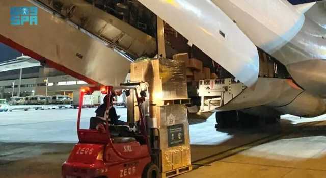 الطائرة السعودية الـ 35 لإغاثة الشعب الفلسطيني في غزة تغادر مطار الملك خالد