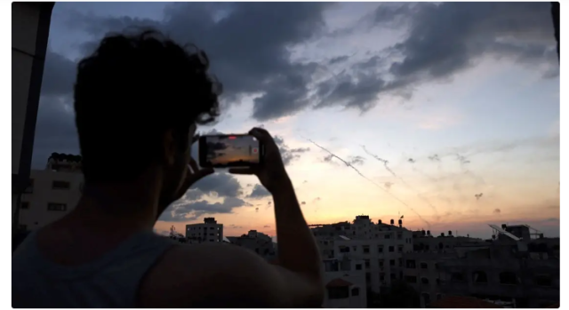 «ميتا»: الشركة تراجعت عن إزالة مقطعي فيديو عن الحرب في غزة