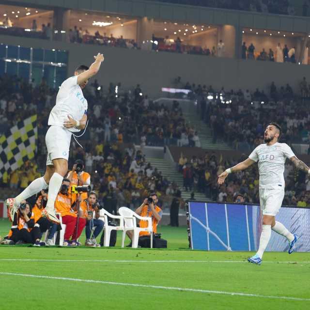 النصر يتقدم بهدفين مقابل هدف على الاتحاد في الشوط الأول