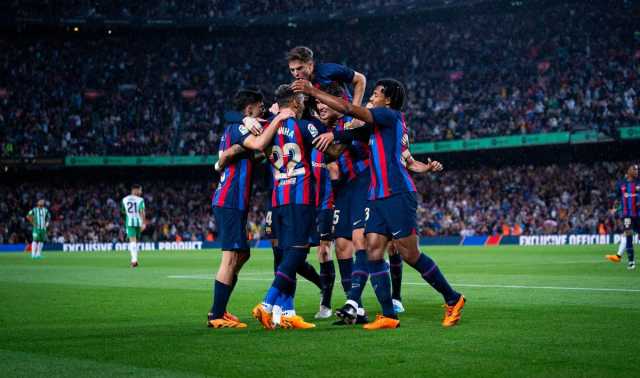 برشلونة يعلق على أنباء استبعاده من دوري أبطال أوروبا