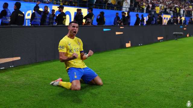 نجل رونالدو يثير غضب جماهير النصر بتصرف مثير.. فيديو