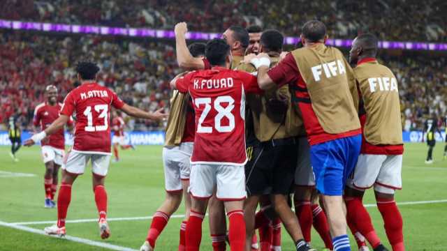 بعد سطلانة.. طاهر محمد يشعل الأجواء باحتفال مثير عقب فوز الاهلي على الاتحاد