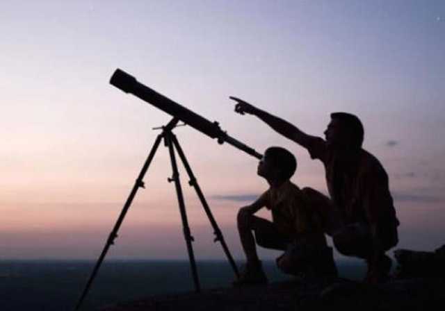 مركز الفلك الدولي: يستحيل رؤية هلال العيد في هذا الوقت