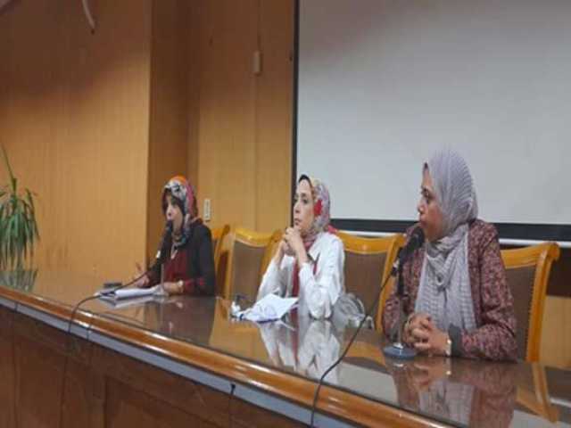 أستاذة بجامعة عين شمس توضح أعراض القلق الصحي والمرضي وطريقة العلاج