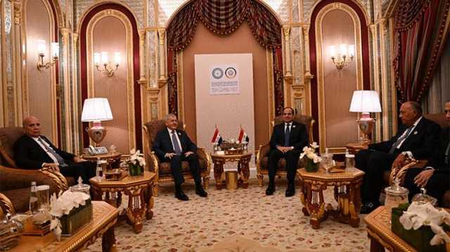 الرئيس السيسي يلتقي نظيره العراقي على هامش القمة العربية