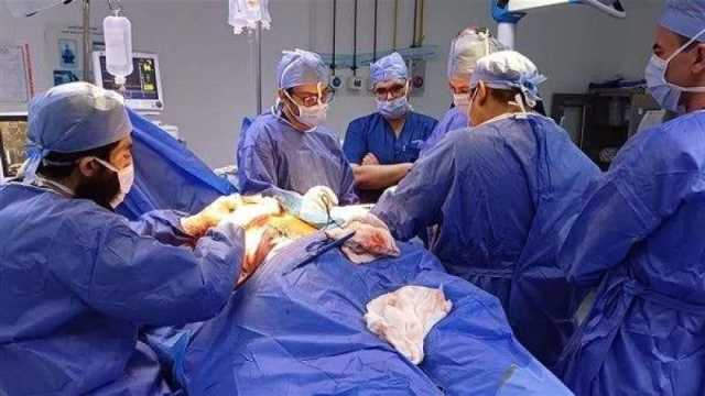 فريق طبي من جامعة القاهرة يجري 21 جراحة لأبناء غزة بمستشفيات العريش وبئر العبد