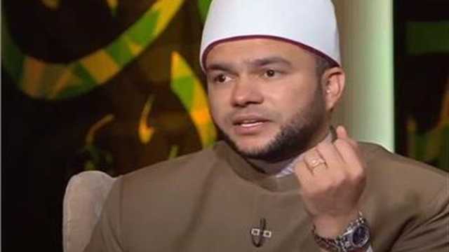 أزهري: لا يجوز للحائض دخول المسجد حتى لدروس العلم - فيديو