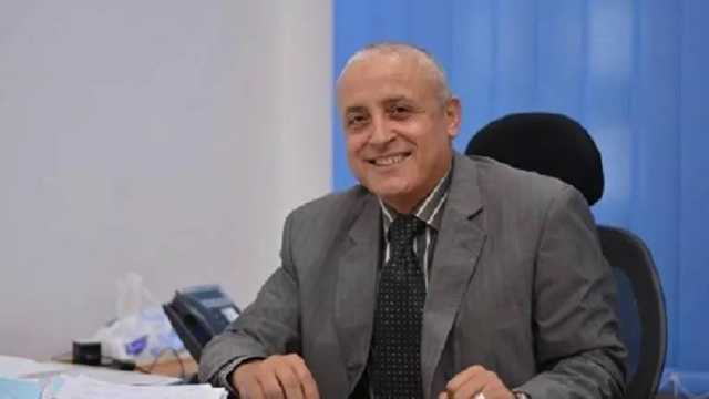 نائب رئيس المجتمعات العمرانية يتفقد مشروعات الطرق بالقاهرة الجديدة