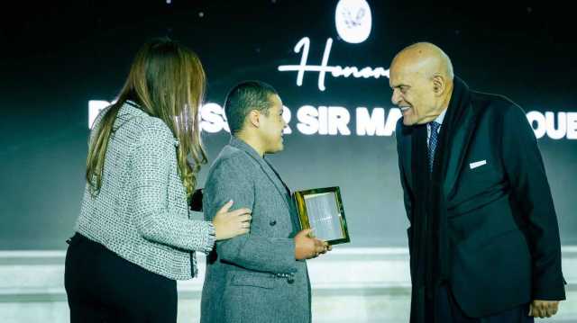 تكريم مجدي يعقوب ضمن الفائزين بجائزة زايد للأخوة الإنسانية