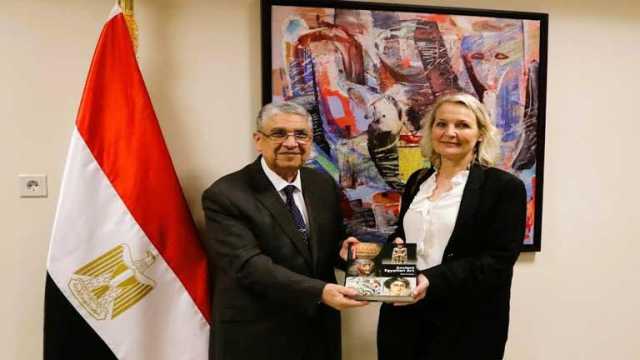 وزير الكهرباء: مصر تتمتع بثراء واضح في مصادر الطاقات المتجددة