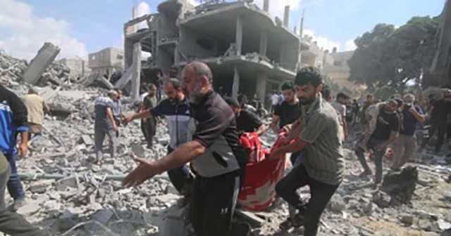 مصر تواصل إسقاط المساعدات الإنسانية والمعونات الإغاثية على غزة