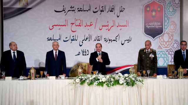 الرئيس السيسي: الشعب يقدر تضحيات رجال القوات المسلحة لحماية مصر