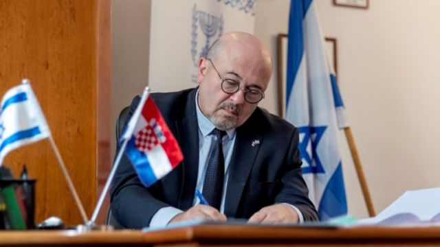لسنا مسيحيين.. سفير إسرائيل في كرواتيا يثير أزمة دبلوماسية أوروبية ووزير الخارجية يتبرأ منه
