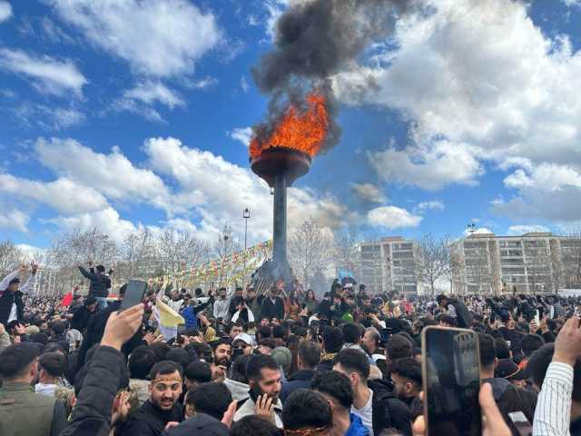 نوروز حاشد في ديار بكر على وقع عملية سلام منتظرة (صور)