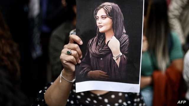 إيران تمنع عائلة أميني من السفر لتسلم جائزة ساخاروف