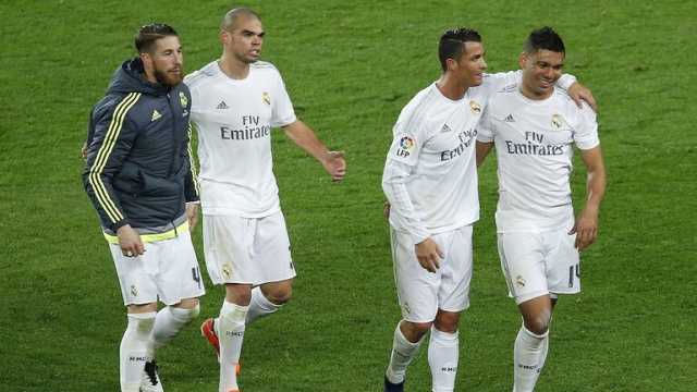 ريال مدريد يلجأ لصديق رونالدو للخروج من محنة الدفاع