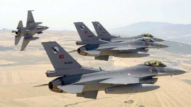 طائرات تركية تغير على مواقع للعماليين في قنديل