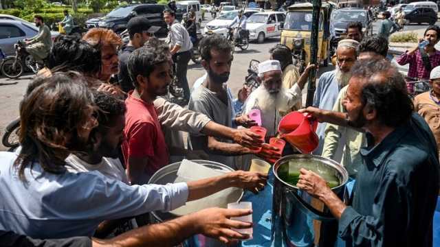 باكستان.. المئات يتعرضون لضربة شمس حادة أدخلتهم المستشفيات