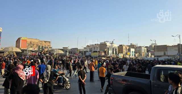 محتجون يرشقون الامن بالحجارة في ذي قار واطلاق مسيل للدموع لفض التظاهرات (فيديو)