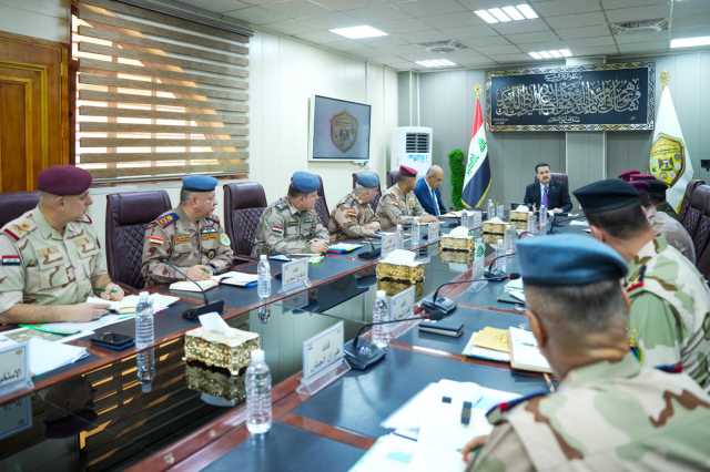 السوداني يراجع الخطط الأمنية وملف التسليح مع القادة العسكريين في ظل مستجدات المنطقة