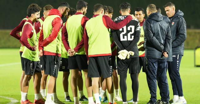 المنتخب العراقي يواصل تدريباته استعداداً لخيجي26 وكاساس يستبعد سعد عبد الأمير