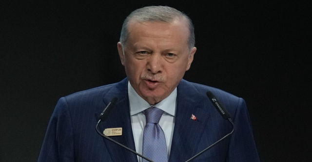 أردوغان يضع المسلحين الكورد أمام خيارين ويدعو لدعم سوريا بـ500 مليار دولار