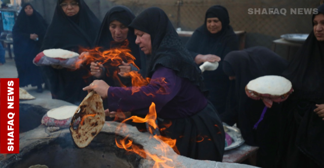 من بابل.. الزائرون يتجهون لإحياء الشعبانية وأم زينب تمدهم بالخبز (صور)