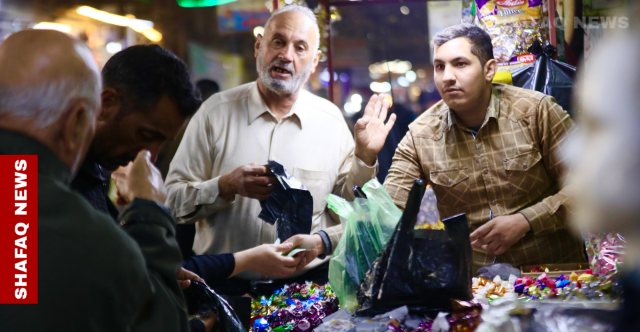 سوق الحلة يتزين بالحلوى والشموع والمتبضعين لإحياء النصف من شعبان (صور)