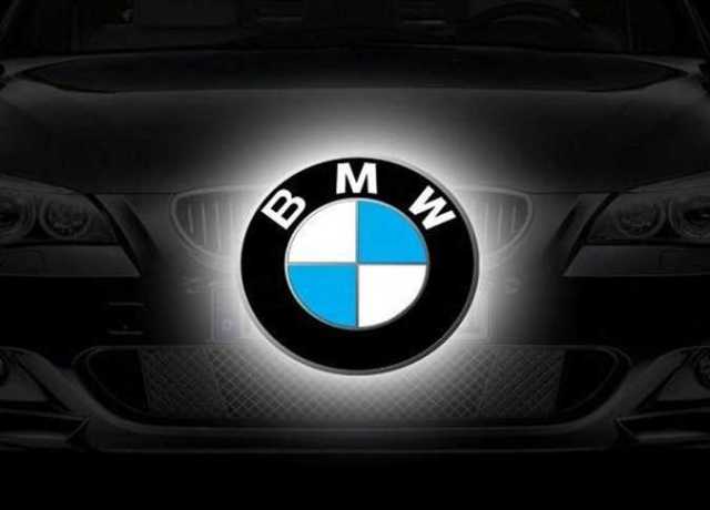 تاريخ BMW في صناعة سيارات بتصاميم فريدة من نوعها.. بدأته عام 1975 وتستكمل مسيرتها بعدد من النماذج الجديدة