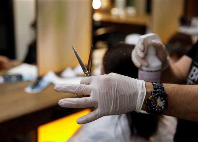 تحذير للنساء العاملات في مجالات تصفيف الشعر: يواجهن خطر الإصابة بسرطان المبيض