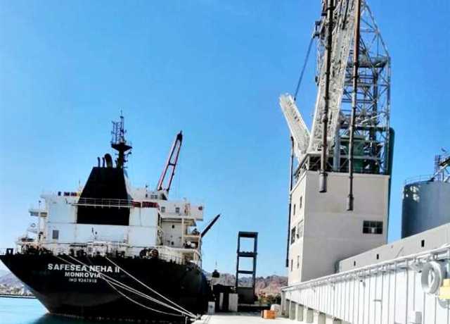 وصول 27 ألف طن فحم بترولي لميناء سفاجا البحري (تفاصيل)