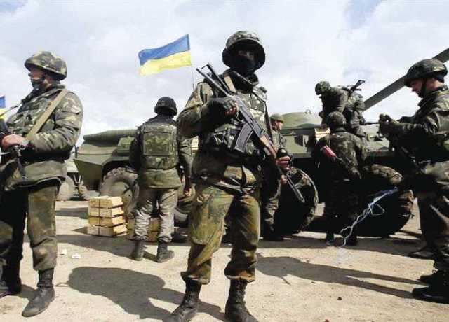 الجيش الأوكراني يؤكّد تسلمه ذخائر عنقودية