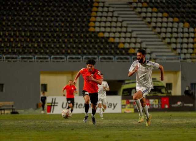 بعد عودته للزمالك.. نجم البنك الأهلي يودع اللاعبين